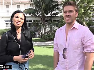Jasmine Jae brings her dude fucktoy along for a pov ravaging